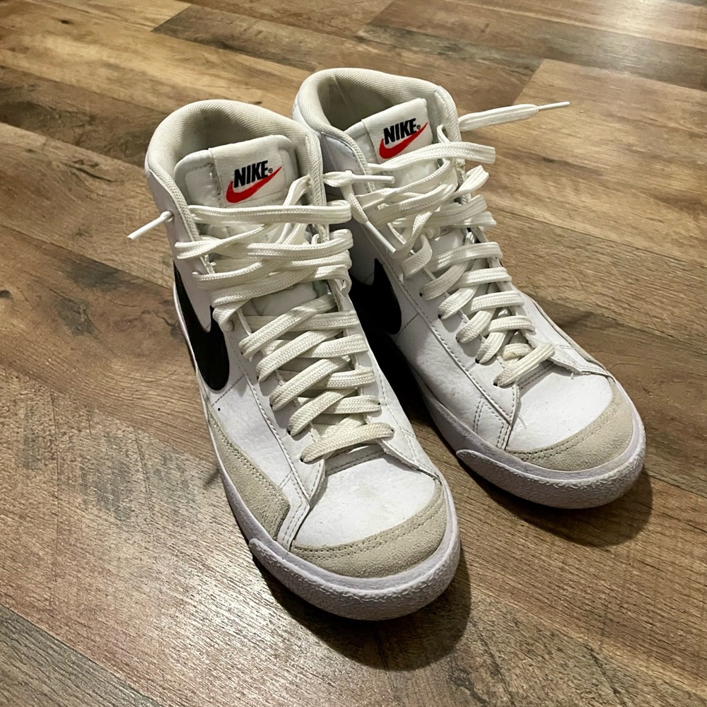 NIKE BLAZERS - Picture 2 of 3